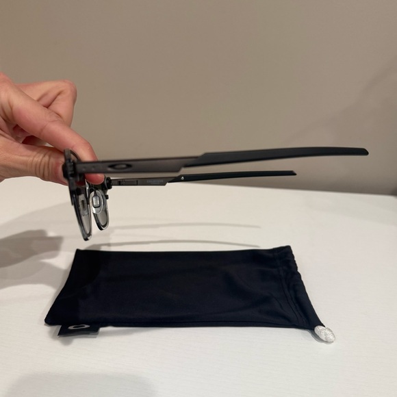 Authentic Oakley Black Sunglasses - Picture 6 of 8